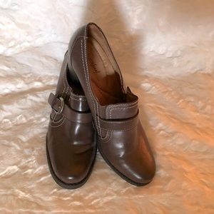 Naturalizer Natural Soul Carlo Oxbrown Loafer 3” Heels 11M